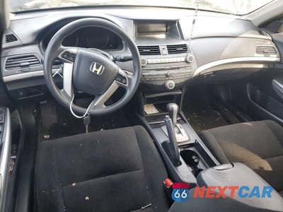 Zdjęcie 8 z 12 samochodu: 2010 HONDA ACCORD VIN:1HGCP2F73AA156085 - miniatura
