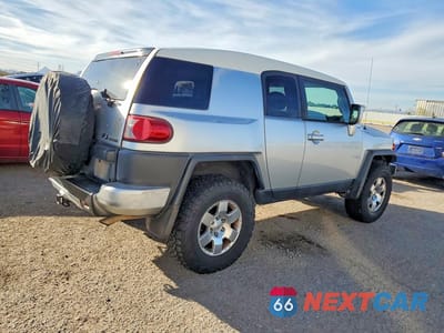Trzecie zdjęcie samochodu z tyłu: 2007 TOYOTA FJ CRUISER BASE VIN:JTEBU11F770005353 - miniatura