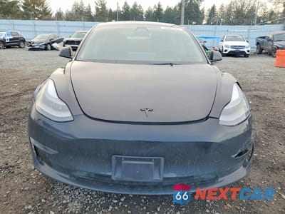 Piąte zdjęcie samochodu w środku: 2022 TESLA MODEL 3 VIN:5YJ3E1EB5NF108105 - miniatura