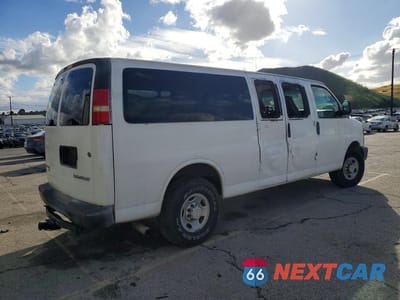 Trzecie zdjęcie samochodu z tyłu: 2005 CHEVROLET EXPRESS CARGO VIN:1GAHG39U751254773 - miniatura