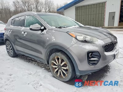 Czwarte zdjęcie samochodu z boku: 2017 KIA SPORTAGE EX VIN:KNDPNCAC8H7151763 - miniatura