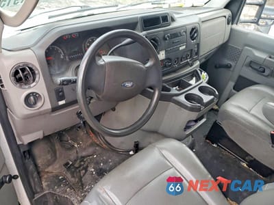 Zdjęcie 8 z 13 samochodu: 2015 FORD E350 BOX TRUCK VIN:1FDWE3FS0FDA24561 - miniatura