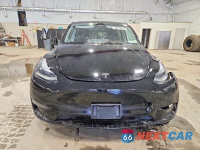 Piąte zdjęcie samochodu w środku: 2024 TESLA MODEL Y VIN:7SAYGDEE4RA216569 - miniatura
