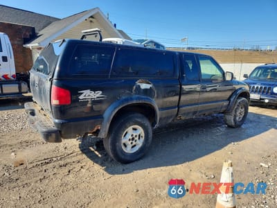 Trzecie zdjęcie samochodu z tyłu: 2000 CHEVROLET S TRUCK S10 VIN:1GCCT19W0Y8118922 - miniatura