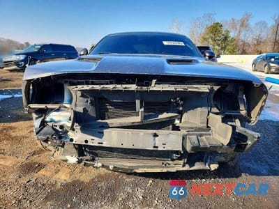 Piąte zdjęcie samochodu w środku: 2016 DODGE CHALLENGER SXT VIN:2C3CDZAG4GH202982 - miniatura