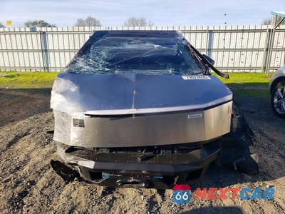 Piąte zdjęcie samochodu w środku: 2024 TESLA CYBERTRUCK VIN:7G2CEHED4RA055388 - miniatura