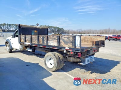 Drugie zdjęcie samochodu z przodu: 2006 FORD F450 SUPER DUTY FLATBED TRUCK VIN:1FDXF47P46EB27879 - miniatura