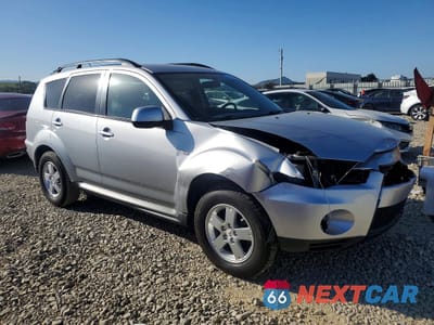 Czwarte zdjęcie samochodu z boku: 2010 MITSUBISHI OUTLANDER ES VIN:JA4AT2AW5AZ006278 - miniatura