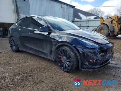 Czwarte zdjęcie samochodu z boku: 2021 TESLA MODEL Y VIN:5YJYGDEF4MF202222 - miniatura