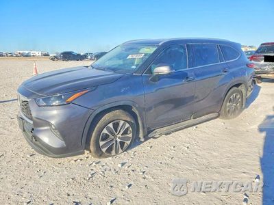 2022 TOYOTA HIGHLANDER XLE 5TDGZRAH8NS558597 - główne zdjęcie licytacji z USA - miniatura