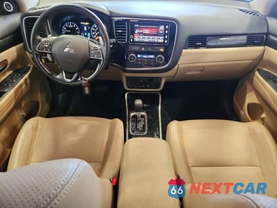 Zdjęcie 8 z 13 samochodu: 2017 MITSUBISHI OUTLANDER GT VIN:JA4JZ4AX5HZ039827 - miniatura