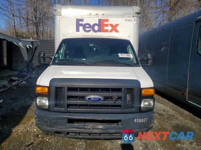 Piąte zdjęcie samochodu w środku: 2015 FORD E350 BOX TRUCK VIN:1FDWE3FS4FDA21484 - miniatura