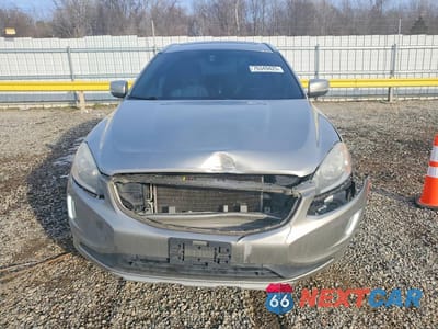 Piąte zdjęcie samochodu w środku: 2016 VOLVO XC60 T5 PREMIER VIN:YV440MDK6G2853891 - miniatura