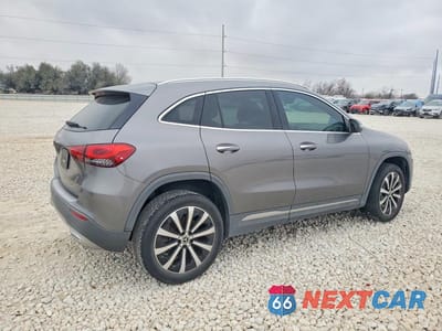 Trzecie zdjęcie samochodu z tyłu: 2021 MERCEDES-BENZ GLA 250 VIN:W1N4N4GB3MJ221554 - miniatura