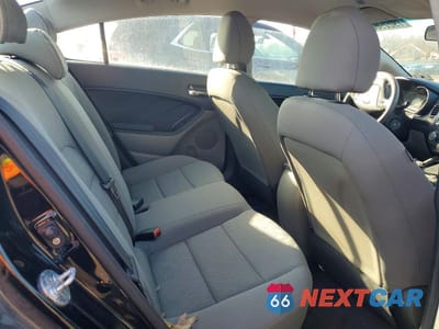 Zdjęcie 10 z 11 samochodu: 2016 KIA FORTE LX VIN:KNAFK4A67G5501380 - miniatura