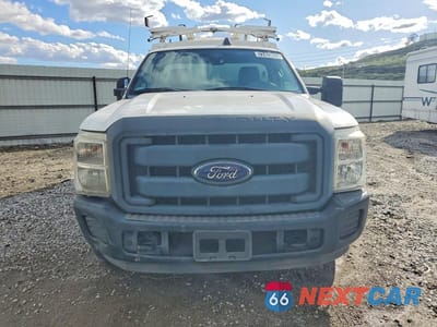 Piąte zdjęcie samochodu w środku: 2013 FORD F350 SUPER DUTY UTILITY / SERVICE TRUCK VIN:1FDRF3A65DEB92658 - miniatura