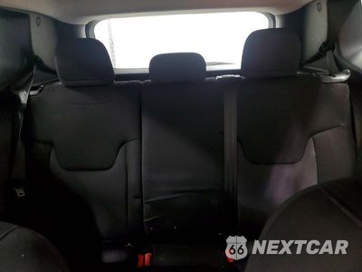 Zdjęcie 10 z 12 samochodu: 2023 JEEP RENEGADE LATITUDE VIN:ZACNJDB10PPP70278 - miniatura