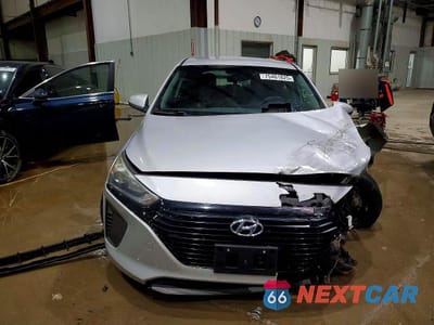 Piąte zdjęcie samochodu w środku: 2019 HYUNDAI IONIQ BLUE VIN:KMHC65LC1KU158420 - miniatura