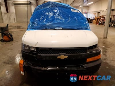 Piąte zdjęcie samochodu w środku: 2021 CHEVROLET EXPRESS 2500 CARGO UTILITY / SERVICE VAN VIN:1GCWGAFP2M1200054 - miniatura