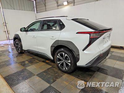 Drugie zdjęcie samochodu z przodu: 2024 TOYOTA BZ4X XLE VIN:JTMAAAAA9RA045699 - miniatura