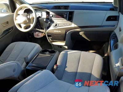 Zdjęcie 8 z 12 samochodu: 2014 TOYOTA SIENNA LE VIN:5TDKK3DC5ES500068 - miniatura