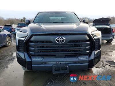 Piąte zdjęcie samochodu w środku: 2025 TOYOTA TUNDRA SR5 VIN:5TFLA5DB7SX259422 - miniatura