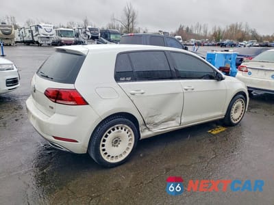 Trzecie zdjęcie samochodu z tyłu: 2018 VOLKSWAGEN GOLF S VIN:3VWG17AU9JM255151 - miniatura
