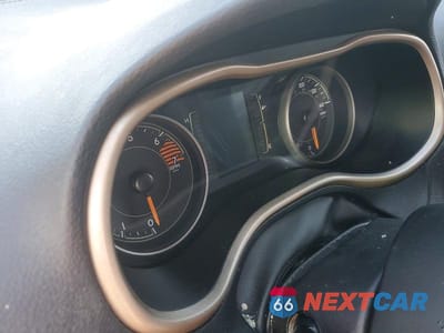 Zdjęcie 9 z 12 samochodu: 2017 JEEP CHEROKEE LATITUDE VIN:1C4PJLCB7HW510302 - miniatura