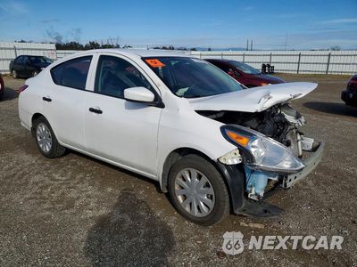 Czwarte zdjęcie samochodu z boku: 2019 NISSAN VERSA S VIN:3N1CN7AP3KL821590 - miniatura