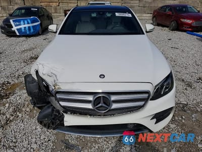 Piąte zdjęcie samochodu w środku: 2017 MERCEDES-BENZ E 300 4MATIC VIN:WDDZF4KBXHA046233 - miniatura
