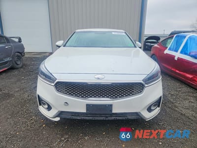 Piąte zdjęcie samochodu w środku: 2018 KIA CADENZA VIN:KNALB4J17J5116304 - miniatura