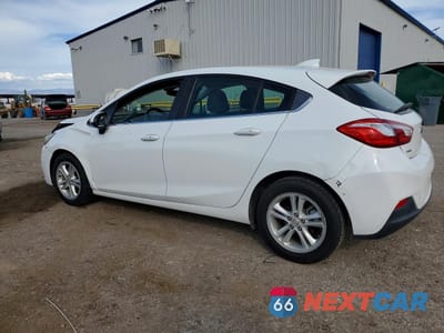 Drugie zdjęcie samochodu z przodu: 2018 CHEVROLET CRUZE LT VIN:3G1BH6SE3JS633320 - miniatura