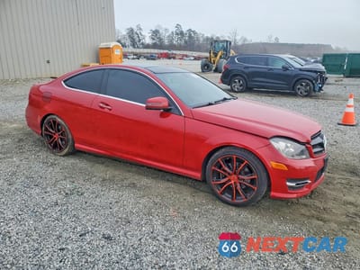 Czwarte zdjęcie samochodu z boku: 2015 MERCEDES-BENZ C 250 VIN:WDDGJ4HB2FG432507 - miniatura