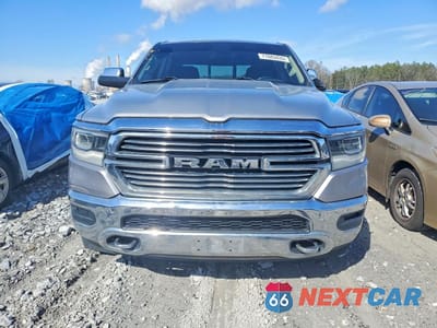 Piąte zdjęcie samochodu w środku: 2019 RAM 1500 LARAMIE VIN:1C6SRFJT1KN523308 - miniatura