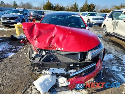 Piąte zdjęcie samochodu w środku: 2025 KIA K4 GT-LINE VIN:3KPFW4DE6SE037778 - miniatura