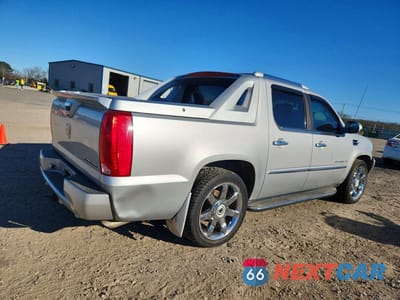 Trzecie zdjęcie samochodu z tyłu: 2010 CADILLAC ESCALADE EXT LUXURY VIN:3GYVKMEF4AG256640 - miniatura