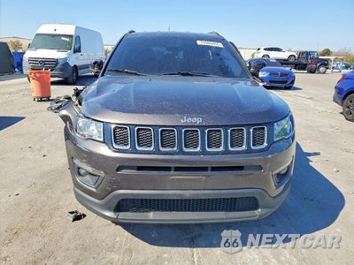 Piąte zdjęcie samochodu w środku: 2018 JEEP COMPASS LATITUDE VIN:3C4NJDBB0JT145553 - miniatura