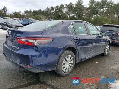 Trzecie zdjęcie samochodu z tyłu: 2021 TOYOTA CAMRY HYBRID LE VIN:4T1C31AKXMU559656 - miniatura