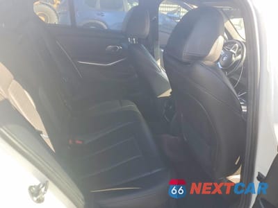 Zdjęcie 10 z 12 samochodu: 2023 BMW 330I VIN:3MW69FF03P8C79967 - miniatura