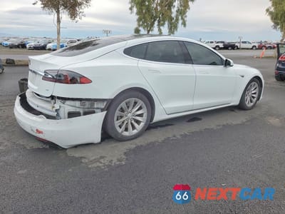 Trzecie zdjęcie samochodu z tyłu: 2016 TESLA MODEL S VIN:5YJSA1E11GF156251 - miniatura