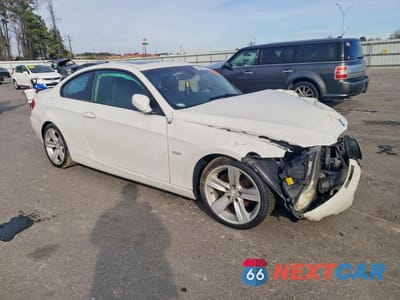 Czwarte zdjęcie samochodu z boku: 2010 BMW 328 I VIN:WBAWB3C58AP139277 - miniatura