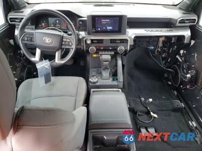 Zdjęcie 8 z 13 samochodu: 2024 TOYOTA TACOMA DOUBLE CAB VIN:3TMLB5JN7RM008721 - miniatura