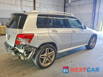 Trzecie zdjęcie samochodu z tyłu: 2010 MERCEDES-BENZ GLK 350 4MATIC VIN:WDCGG8HB7AF470128 - miniatura