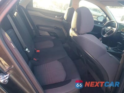 Zdjęcie 10 z 12 samochodu: 2025 KIA K5 LXS VIN:KNAG24J75S5364882 - miniatura