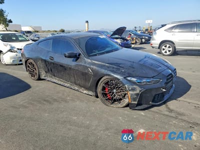 Czwarte zdjęcie samochodu z boku: 2024 BMW M4 COMPETITION VIN:WBS43AZ02RCN67011 - miniatura