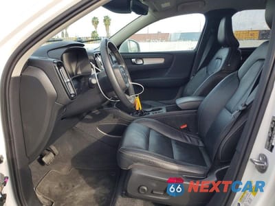Zdjęcie 7 z 13 samochodu: 2022 VOLVO XC40 T4 MOMENTUM VIN:YV4AC2HKXN2773743 - miniatura