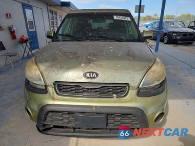 Piąte zdjęcie samochodu w środku: 2013 KIA SOUL BASE VIN:KNDJT2A52D7626406 - miniatura