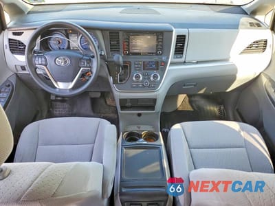 Zdjęcie 8 z 13 samochodu: 2020 TOYOTA SIENNA LE VIN:5TDJZ3DC2LS251362 - miniatura