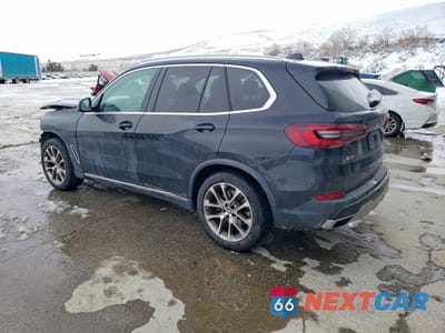 Drugie zdjęcie samochodu z przodu: 2021 BMW X5 XDRIVE40I VIN:5UXCR6C07M9H45283 - miniatura