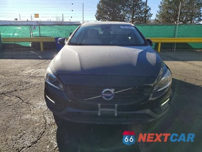 Piąte zdjęcie samochodu w środku: 2018 VOLVO S60 DYNAMIC VIN:YV140MTL4J2462494 - miniatura